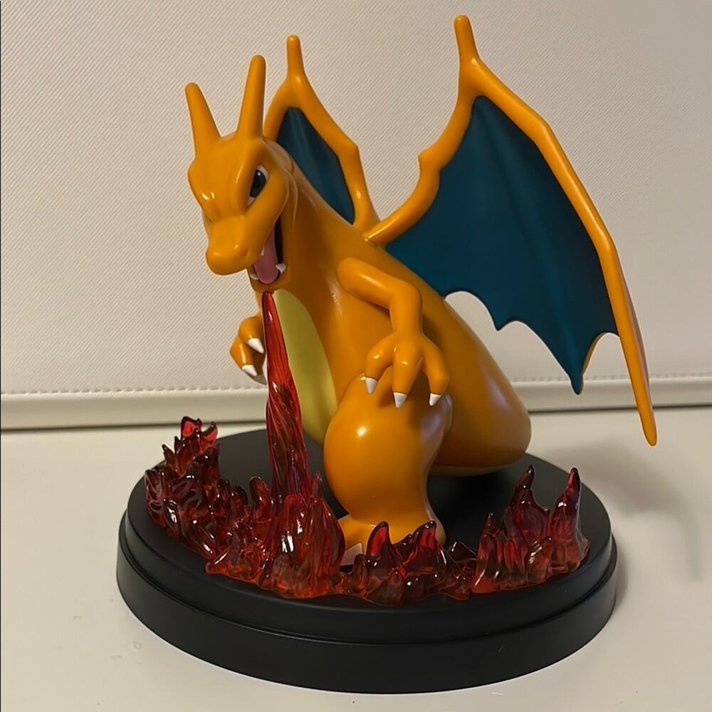 POKEMON TCG CHARIZARD EX SUPER PREMIUM COLLECTION BOX FIGURE/STATUE ONLY